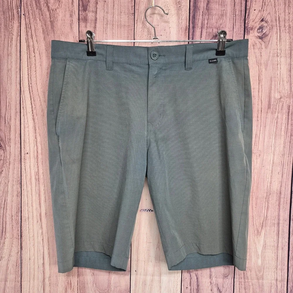 TravisMathew Mens Sage Green Performance Golf Shorts Size 34‎ Stretch Textured